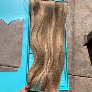 Great condition Halo Couture extensions 16 inch